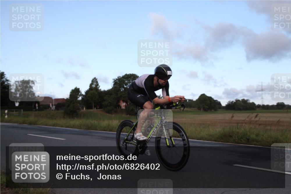 25.08.2024 - Elbe Triathlon Hamburg Fuchs,  Jonas http://msf.ph/oto/6826402 25.08.2024 08:51:03 Radfahren 164 meine-sportfotos.de