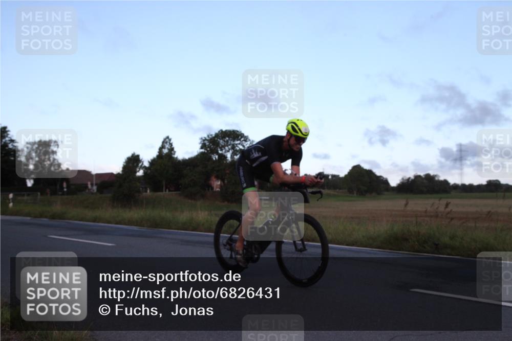 25.08.2024 - Elbe Triathlon Hamburg Fuchs,  Jonas http://msf.ph/oto/6826431 25.08.2024 08:52:57 Radfahren 190, 80, 174 meine-sportfotos.de