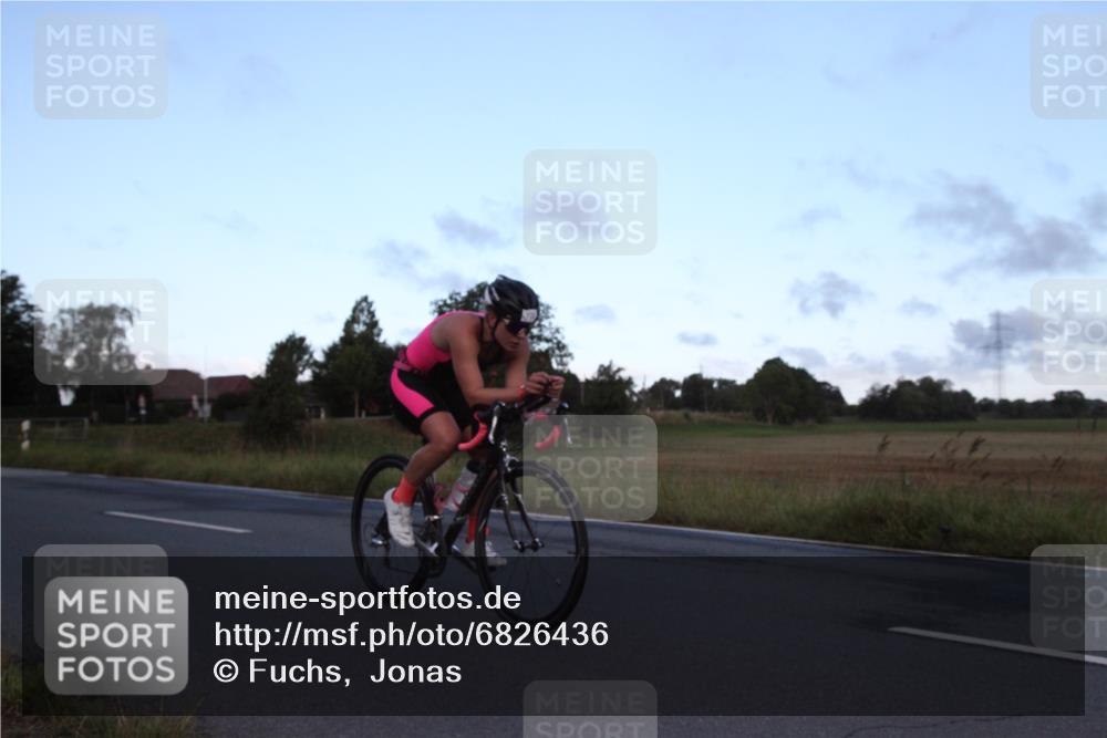 25.08.2024 - Elbe Triathlon Hamburg Fuchs,  Jonas http://msf.ph/oto/6826436 25.08.2024 08:52:58 Radfahren 80, 174 meine-sportfotos.de