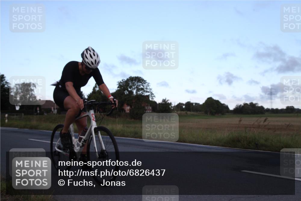 25.08.2024 - Elbe Triathlon Hamburg Fuchs,  Jonas http://msf.ph/oto/6826437 25.08.2024 08:53:07 Radfahren 110, 153, 117, 139 meine-sportfotos.de