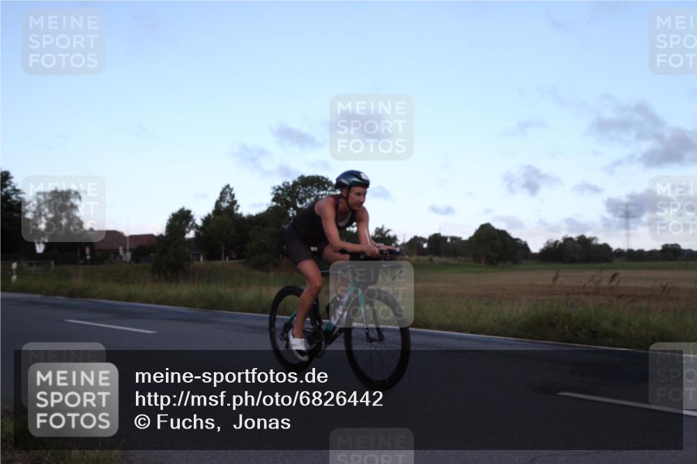 25.08.2024 - Elbe Triathlon Hamburg Fuchs,  Jonas http://msf.ph/oto/6826442 25.08.2024 08:53:08 Radfahren 110, 153, 117, 139, 38 meine-sportfotos.de