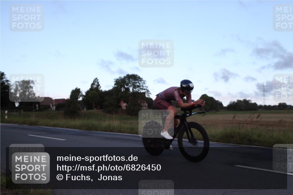 25.08.2024 - Elbe Triathlon Hamburg Fuchs,  Jonas http://msf.ph/oto/6826450 25.08.2024 08:53:13 Radfahren 153, 117, 139, 38, 37, 172, 167 meine-sportfotos.de
