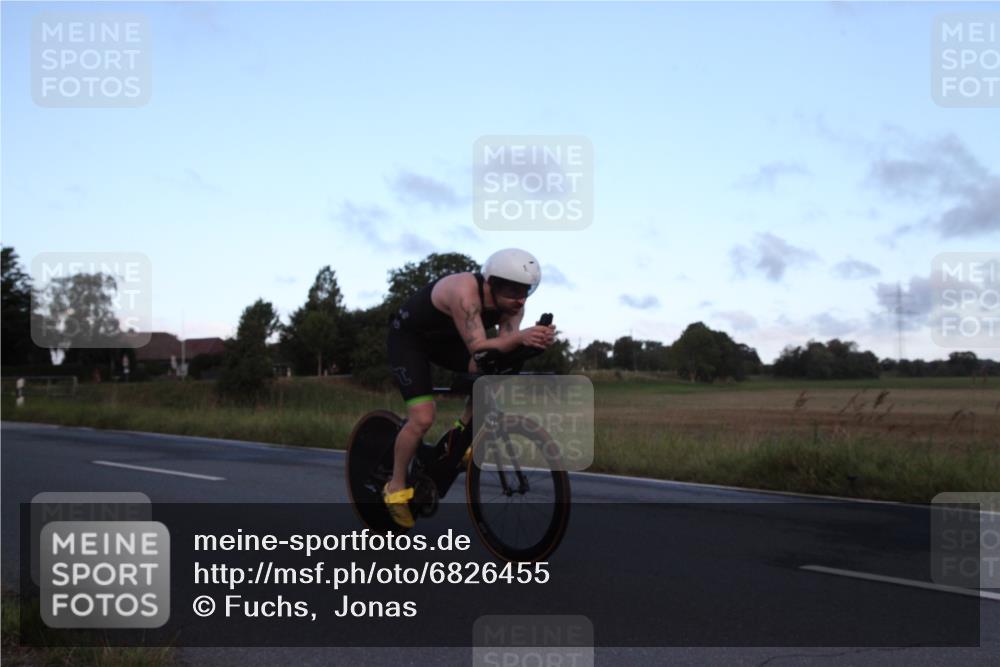 25.08.2024 - Elbe Triathlon Hamburg Fuchs,  Jonas http://msf.ph/oto/6826455 25.08.2024 08:53:16 Radfahren 139, 38, 37, 172, 167 meine-sportfotos.de