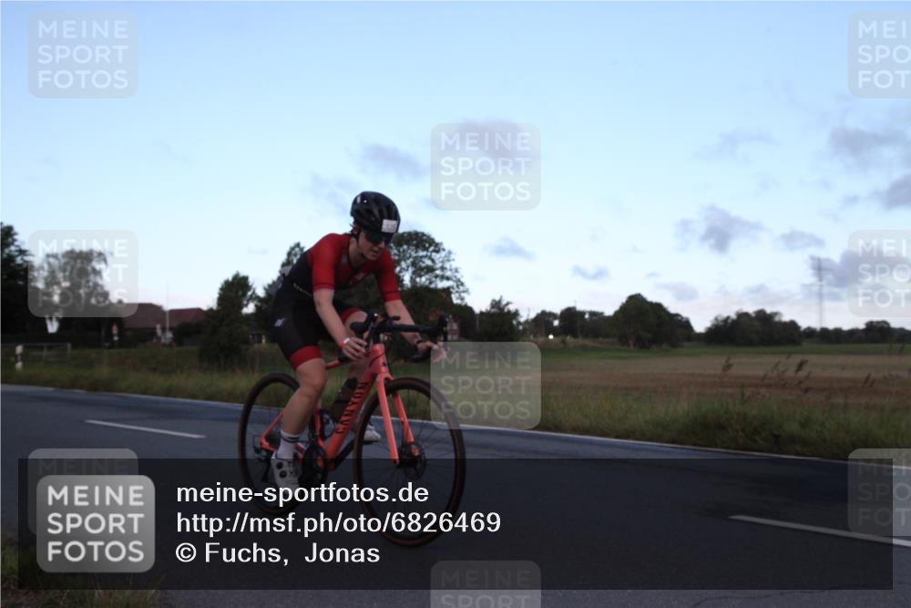 25.08.2024 - Elbe Triathlon Hamburg Fuchs,  Jonas http://msf.ph/oto/6826469 25.08.2024 08:53:27 Radfahren 121, 120 meine-sportfotos.de