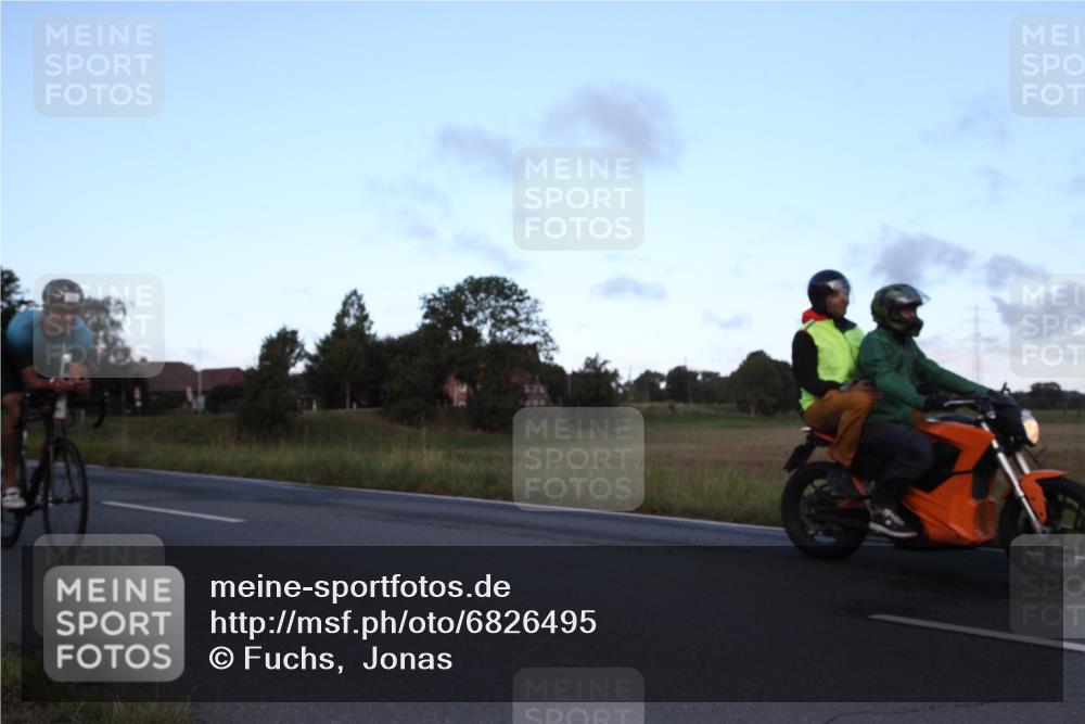 25.08.2024 - Elbe Triathlon Hamburg Fuchs,  Jonas http://msf.ph/oto/6826495 25.08.2024 08:53:54 Radfahren 100, 169, 197, 188 meine-sportfotos.de