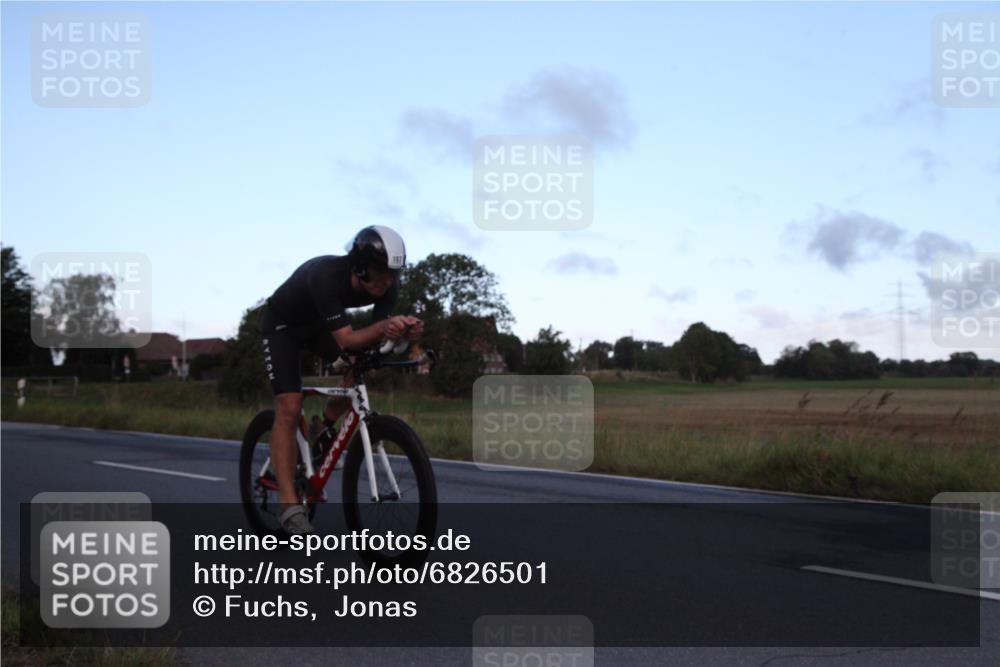 25.08.2024 - Elbe Triathlon Hamburg Fuchs,  Jonas http://msf.ph/oto/6826501 25.08.2024 08:53:58 Radfahren 169, 197, 188 meine-sportfotos.de