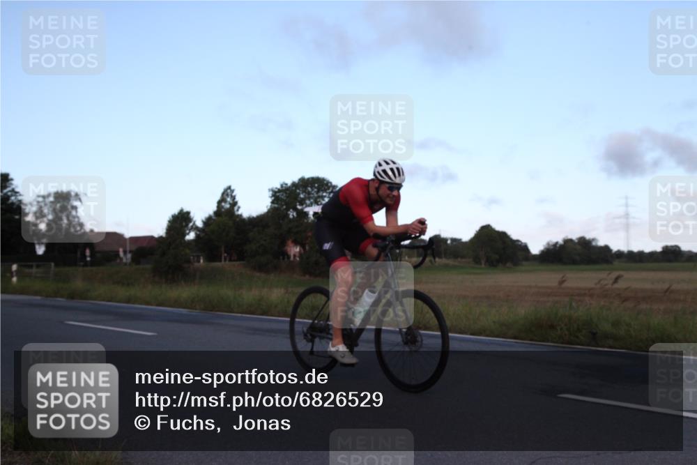 25.08.2024 - Elbe Triathlon Hamburg Fuchs,  Jonas http://msf.ph/oto/6826529 25.08.2024 08:54:30 Radfahren 92, 182, 81, 89 meine-sportfotos.de
