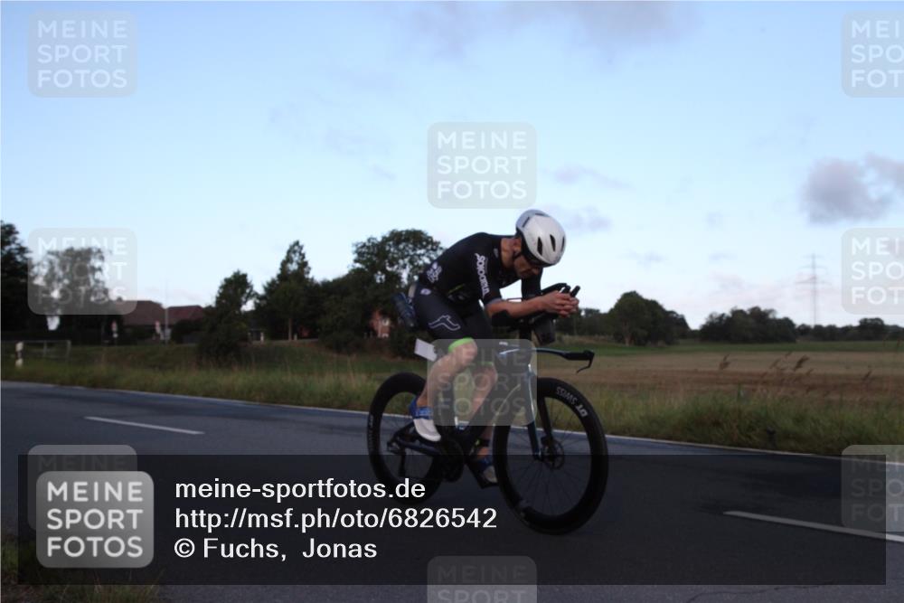 25.08.2024 - Elbe Triathlon Hamburg Fuchs,  Jonas http://msf.ph/oto/6826542 25.08.2024 08:54:44 Radfahren 34, 39 meine-sportfotos.de