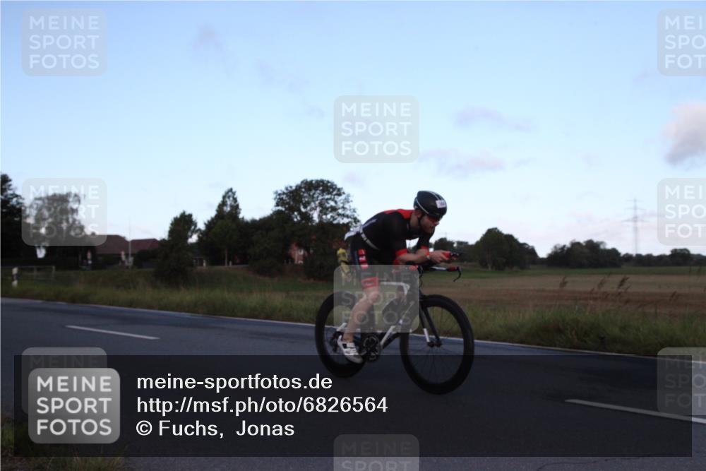 25.08.2024 - Elbe Triathlon Hamburg Fuchs,  Jonas http://msf.ph/oto/6826564 25.08.2024 08:55:08 Radfahren 42, 75, 56, 48, 184, 134 meine-sportfotos.de