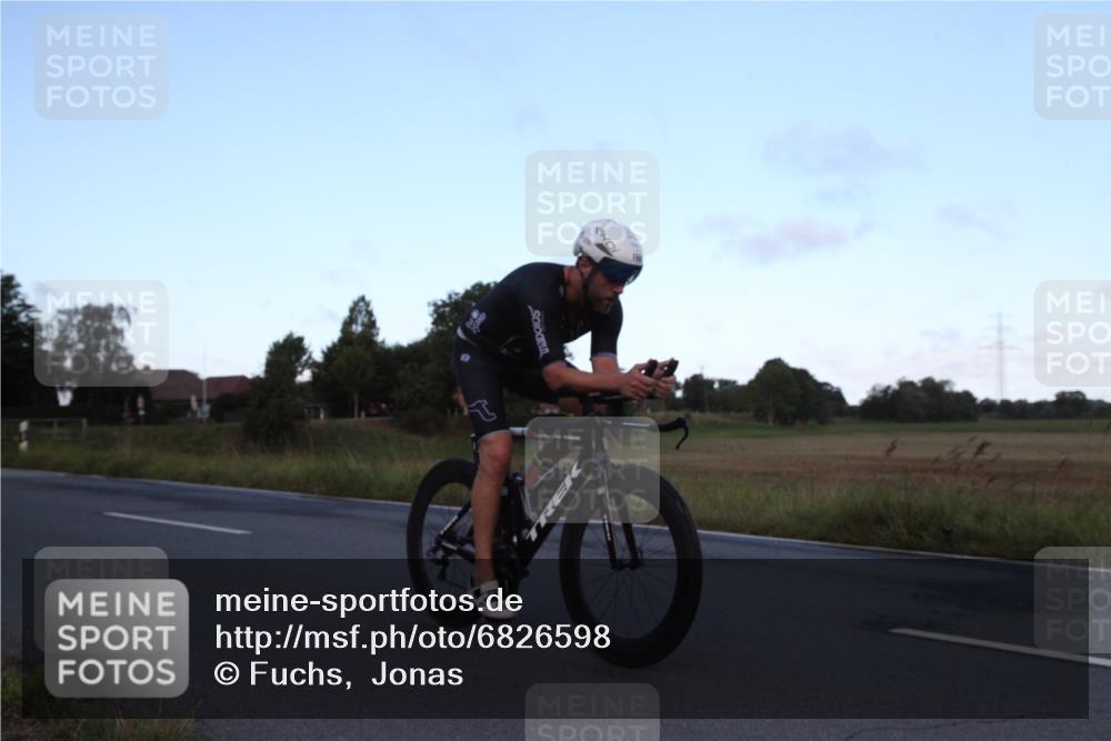 25.08.2024 - Elbe Triathlon Hamburg Fuchs,  Jonas http://msf.ph/oto/6826598 25.08.2024 08:55:34 Radfahren 198 meine-sportfotos.de