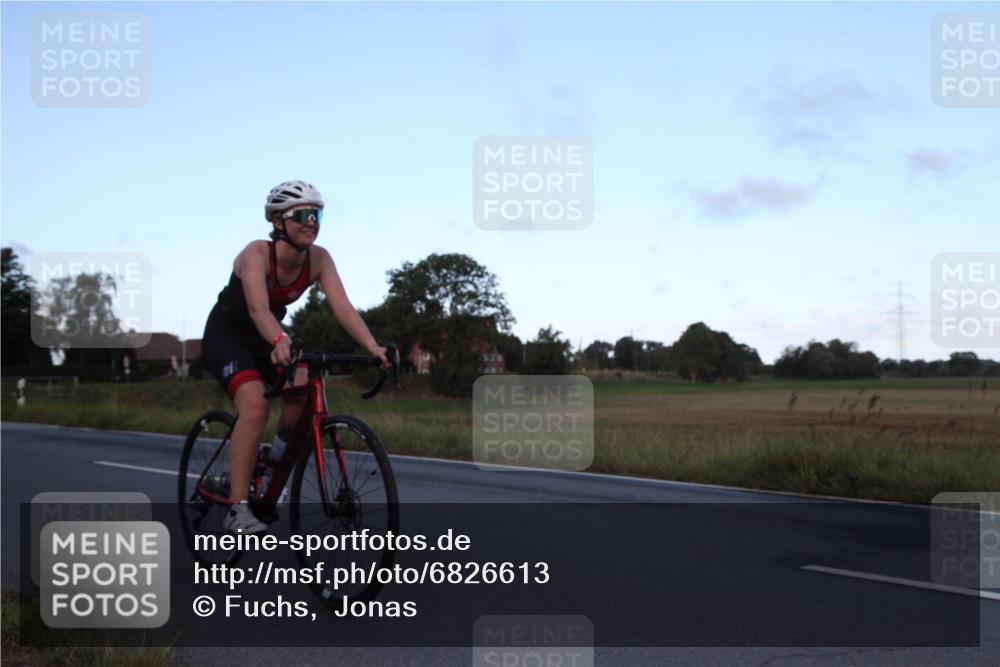 25.08.2024 - Elbe Triathlon Hamburg Fuchs,  Jonas http://msf.ph/oto/6826613 25.08.2024 08:55:55 Radfahren 124 meine-sportfotos.de