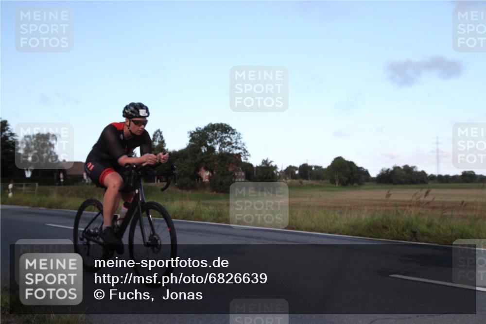 25.08.2024 - Elbe Triathlon Hamburg Fuchs,  Jonas http://msf.ph/oto/6826639 25.08.2024 08:56:40 Radfahren 64, 131, 35, 154 meine-sportfotos.de
