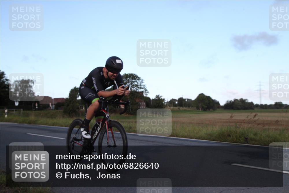 25.08.2024 - Elbe Triathlon Hamburg Fuchs,  Jonas http://msf.ph/oto/6826640 25.08.2024 08:56:43 Radfahren 64, 131, 35, 154 meine-sportfotos.de