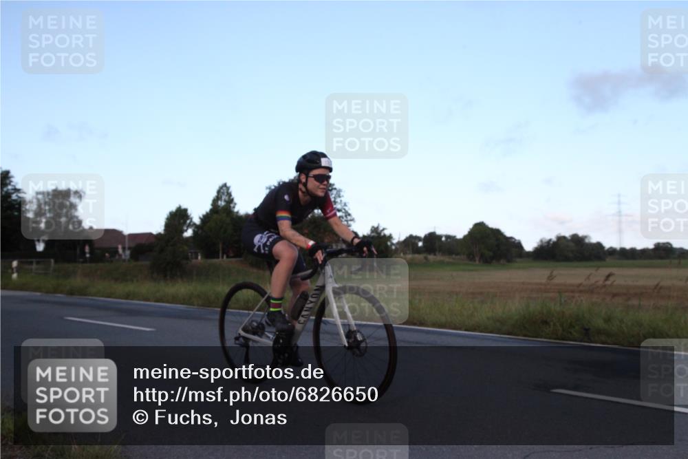 25.08.2024 - Elbe Triathlon Hamburg Fuchs,  Jonas http://msf.ph/oto/6826650 25.08.2024 08:56:51 Radfahren 154, 150, 94, 46 meine-sportfotos.de