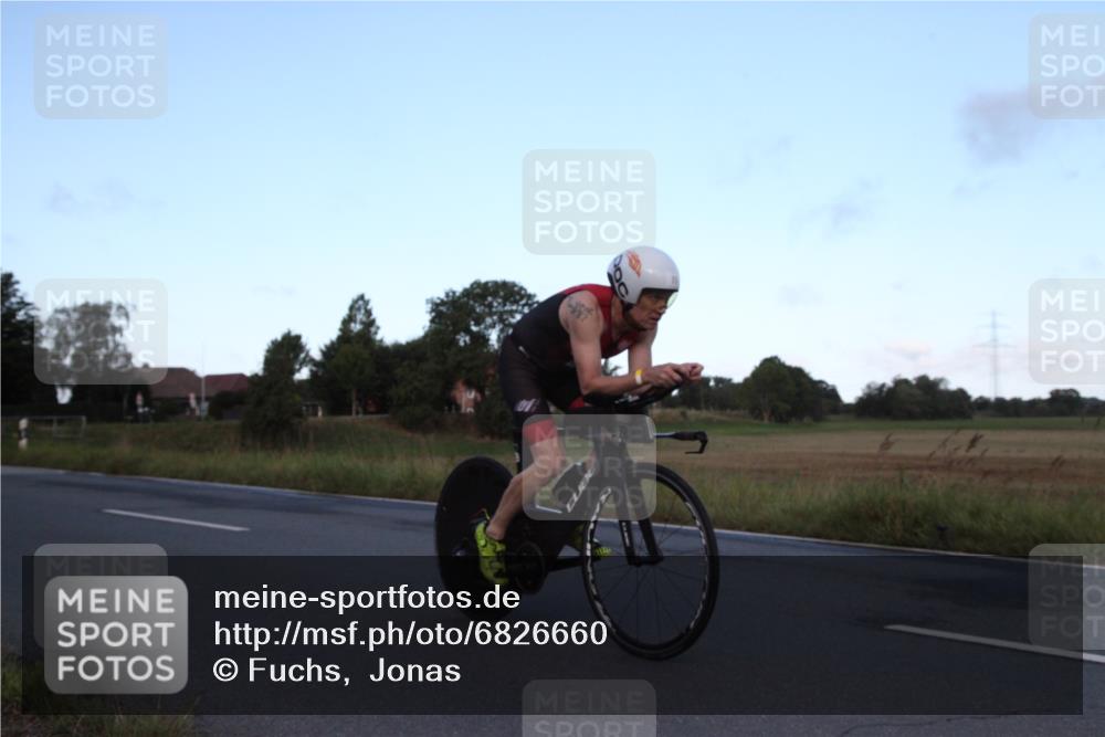 25.08.2024 - Elbe Triathlon Hamburg Fuchs,  Jonas http://msf.ph/oto/6826660 25.08.2024 08:57:02 Radfahren 86 meine-sportfotos.de