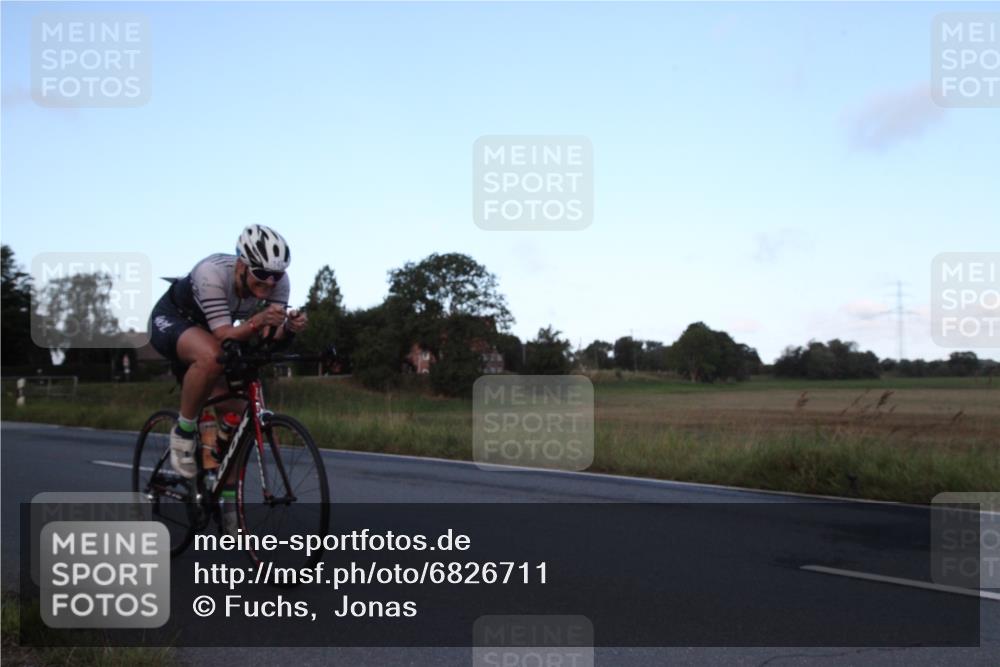 25.08.2024 - Elbe Triathlon Hamburg Fuchs,  Jonas http://msf.ph/oto/6826711 25.08.2024 08:57:46 Radfahren 126, 147 meine-sportfotos.de