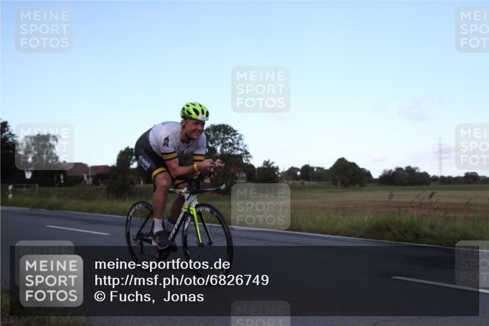 25.08.2024 - Elbe Triathlon Hamburg Fuchs,  Jonas http://msf.ph/oto/6826749 25.08.2024 08:58:35 Radfahren 43, 69 meine-sportfotos.de