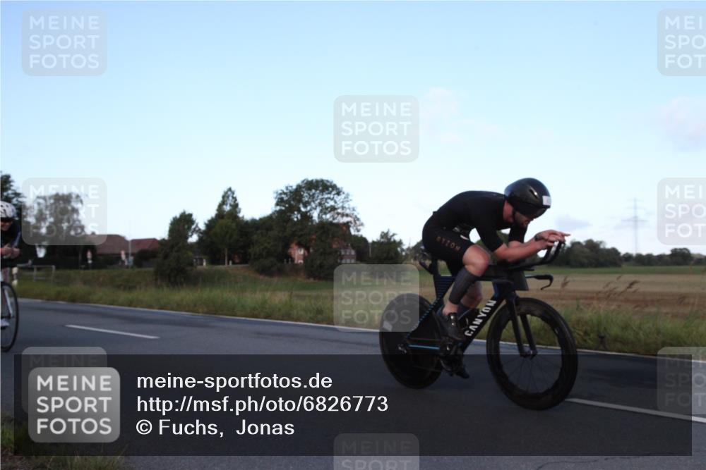 25.08.2024 - Elbe Triathlon Hamburg Fuchs,  Jonas http://msf.ph/oto/6826773 25.08.2024 08:59:27 Radfahren 47, 144, 170 meine-sportfotos.de