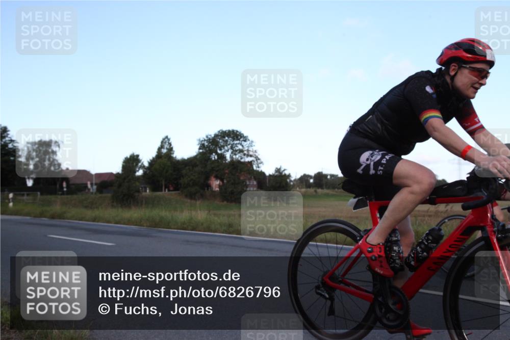 25.08.2024 - Elbe Triathlon Hamburg Fuchs,  Jonas http://msf.ph/oto/6826796 25.08.2024 09:00:04 Radfahren 177 meine-sportfotos.de