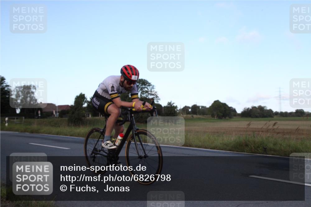 25.08.2024 - Elbe Triathlon Hamburg Fuchs,  Jonas http://msf.ph/oto/6826798 25.08.2024 09:00:12 Radfahren 70, 127 meine-sportfotos.de