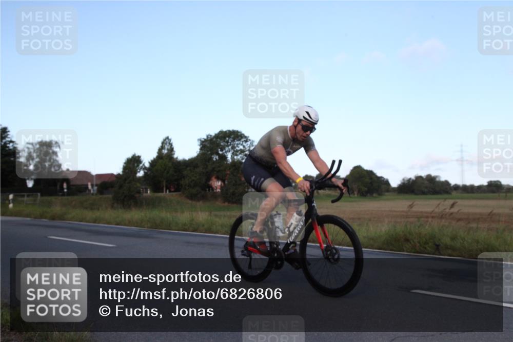 25.08.2024 - Elbe Triathlon Hamburg Fuchs,  Jonas http://msf.ph/oto/6826806 25.08.2024 09:00:20 Radfahren 127, 98, 108 meine-sportfotos.de