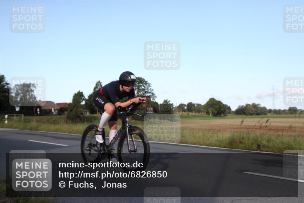 25.08.2024 - Elbe Triathlon Hamburg Fuchs,  Jonas http://msf.ph/oto/6826850 25.08.2024 09:01:38 Radfahren 72, 111, 67, 66 meine-sportfotos.de