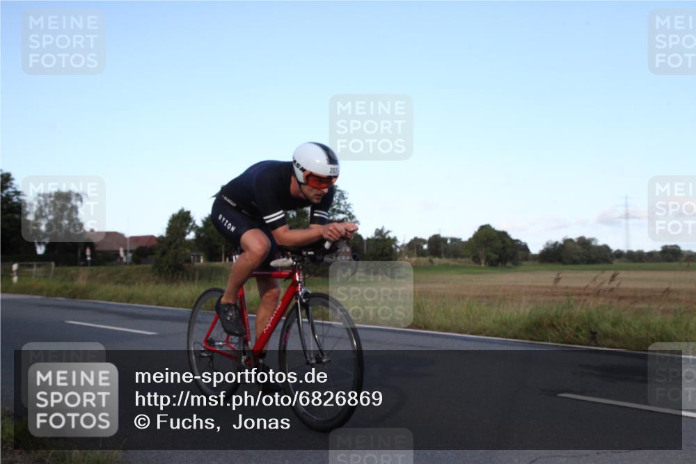 25.08.2024 - Elbe Triathlon Hamburg Fuchs,  Jonas http://msf.ph/oto/6826869 25.08.2024 09:02:05 Radfahren 207 meine-sportfotos.de