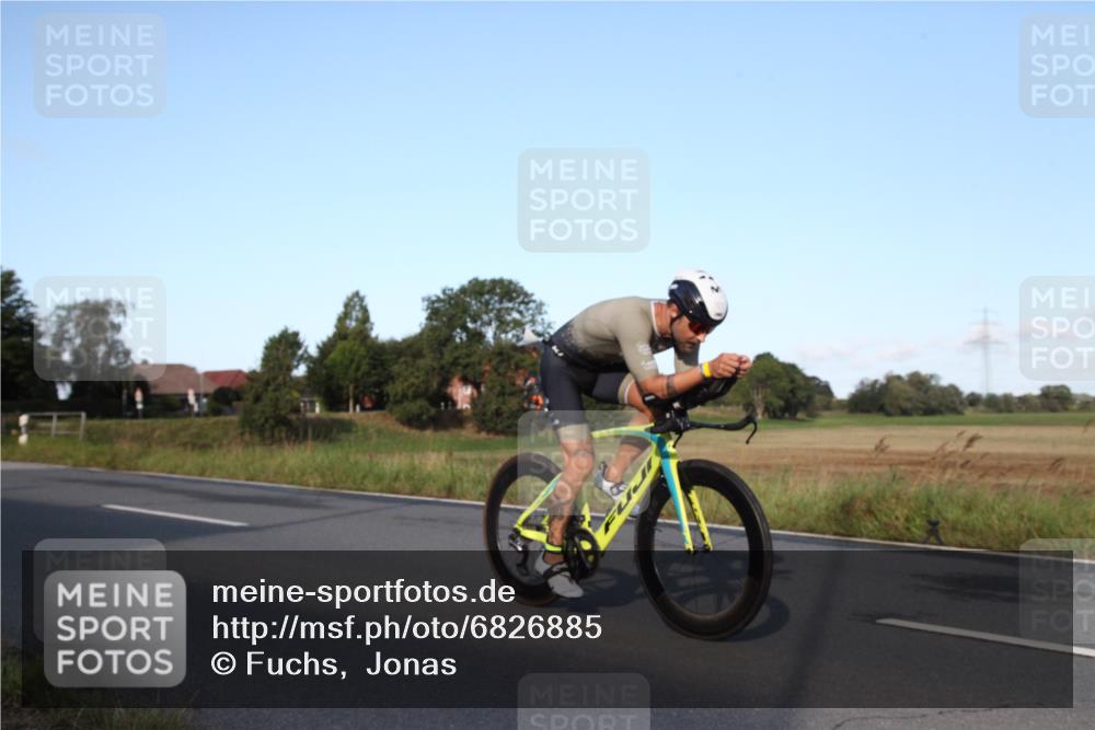 25.08.2024 - Elbe Triathlon Hamburg Fuchs,  Jonas http://msf.ph/oto/6826885 25.08.2024 09:02:40 Radfahren 101 meine-sportfotos.de