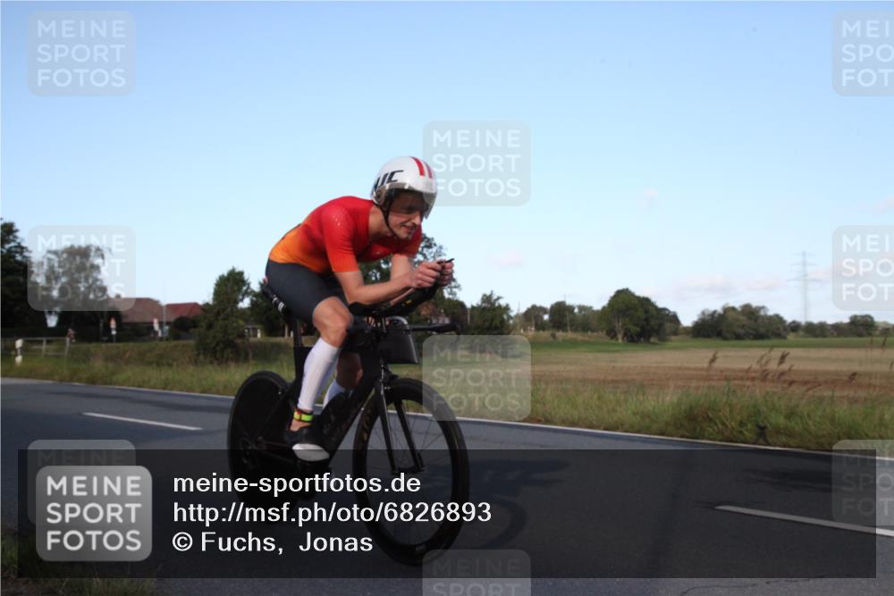 25.08.2024 - Elbe Triathlon Hamburg Fuchs,  Jonas http://msf.ph/oto/6826893 25.08.2024 09:03:34 Radfahren 68, 78 meine-sportfotos.de