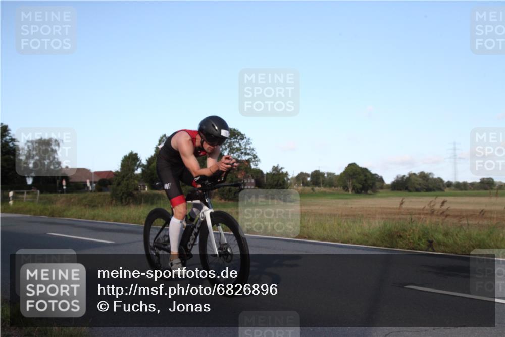 25.08.2024 - Elbe Triathlon Hamburg Fuchs,  Jonas http://msf.ph/oto/6826896 25.08.2024 09:03:37 Radfahren 68, 78, 156 meine-sportfotos.de