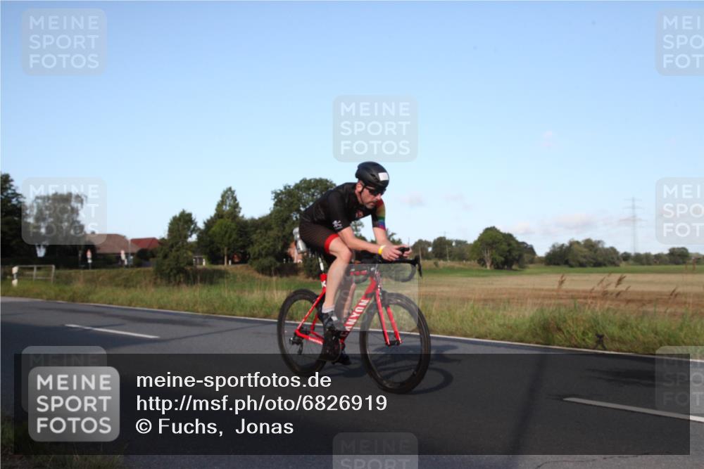 25.08.2024 - Elbe Triathlon Hamburg Fuchs,  Jonas http://msf.ph/oto/6826919 25.08.2024 09:04:06 Radfahren 93, 53, 128, 106 meine-sportfotos.de