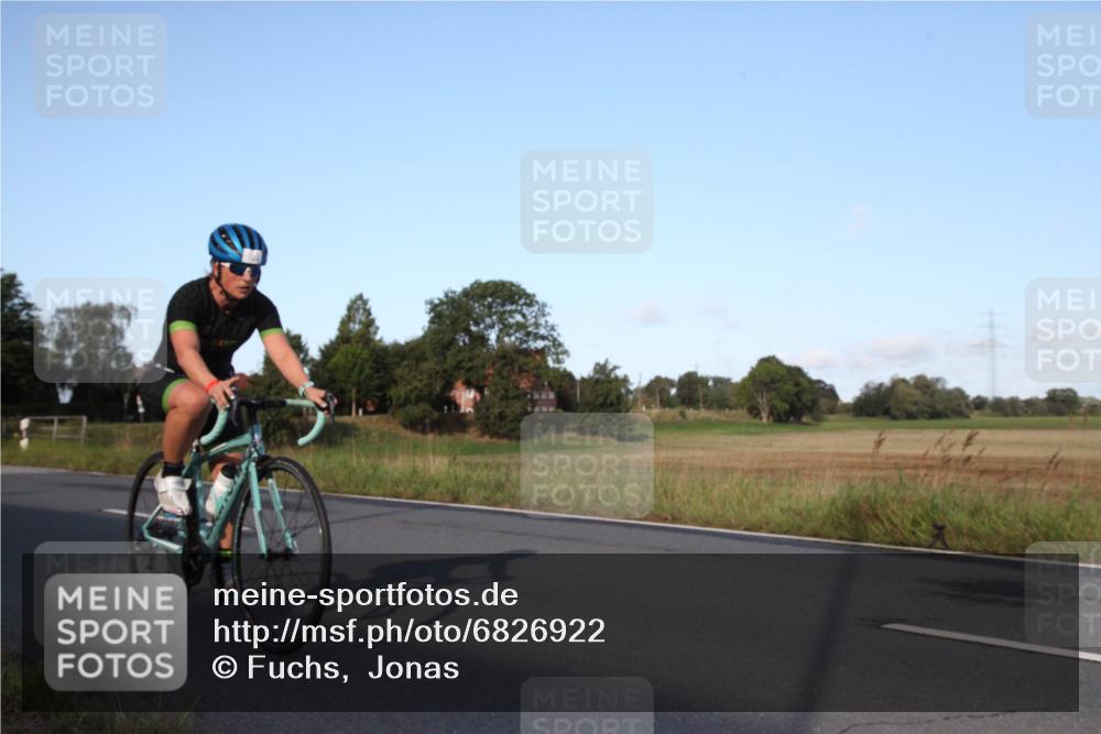 25.08.2024 - Elbe Triathlon Hamburg Fuchs,  Jonas http://msf.ph/oto/6826922 25.08.2024 09:04:07 Radfahren 93, 53, 128, 106 meine-sportfotos.de