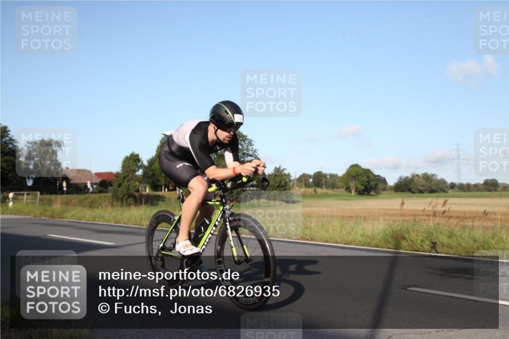 25.08.2024 - Elbe Triathlon Hamburg Fuchs,  Jonas http://msf.ph/oto/6826935 25.08.2024 09:05:02 Radfahren 164 meine-sportfotos.de
