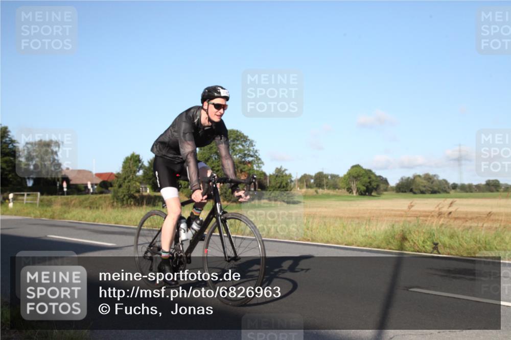 25.08.2024 - Elbe Triathlon Hamburg Fuchs,  Jonas http://msf.ph/oto/6826963 25.08.2024 09:05:50 Radfahren 296 meine-sportfotos.de