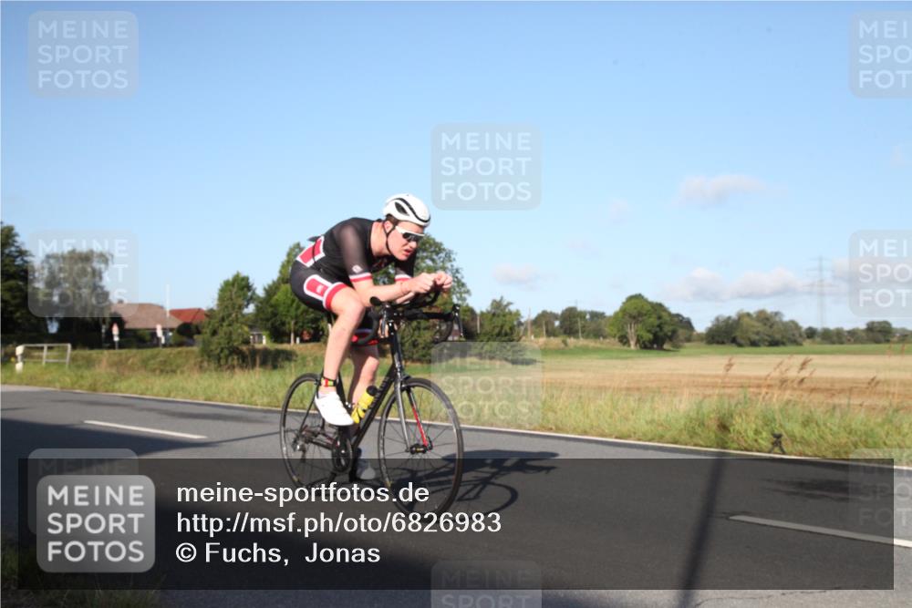 25.08.2024 - Elbe Triathlon Hamburg Fuchs,  Jonas http://msf.ph/oto/6826983 25.08.2024 09:06:39 Radfahren 40, 62, 172 meine-sportfotos.de