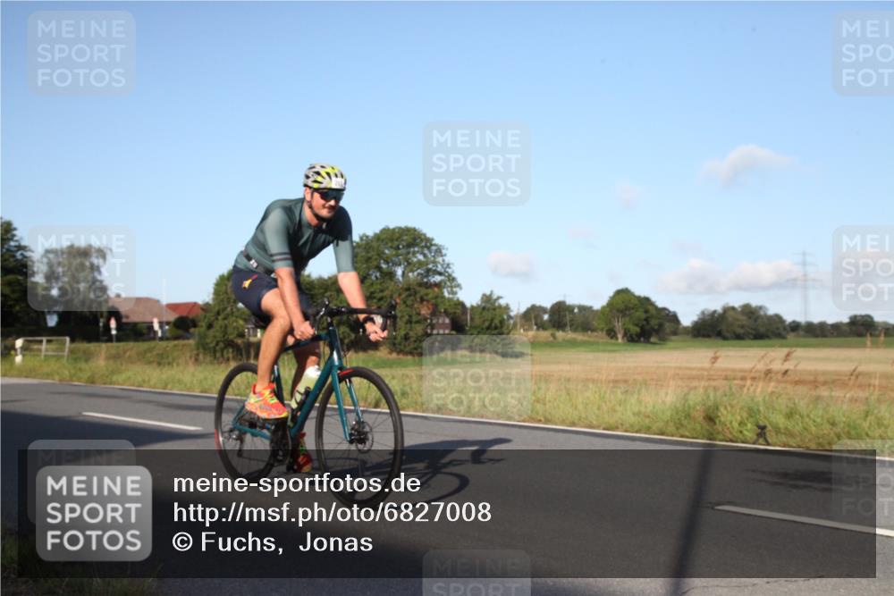25.08.2024 - Elbe Triathlon Hamburg Fuchs,  Jonas http://msf.ph/oto/6827008 25.08.2024 09:07:02 Radfahren 79, 262, 313 meine-sportfotos.de