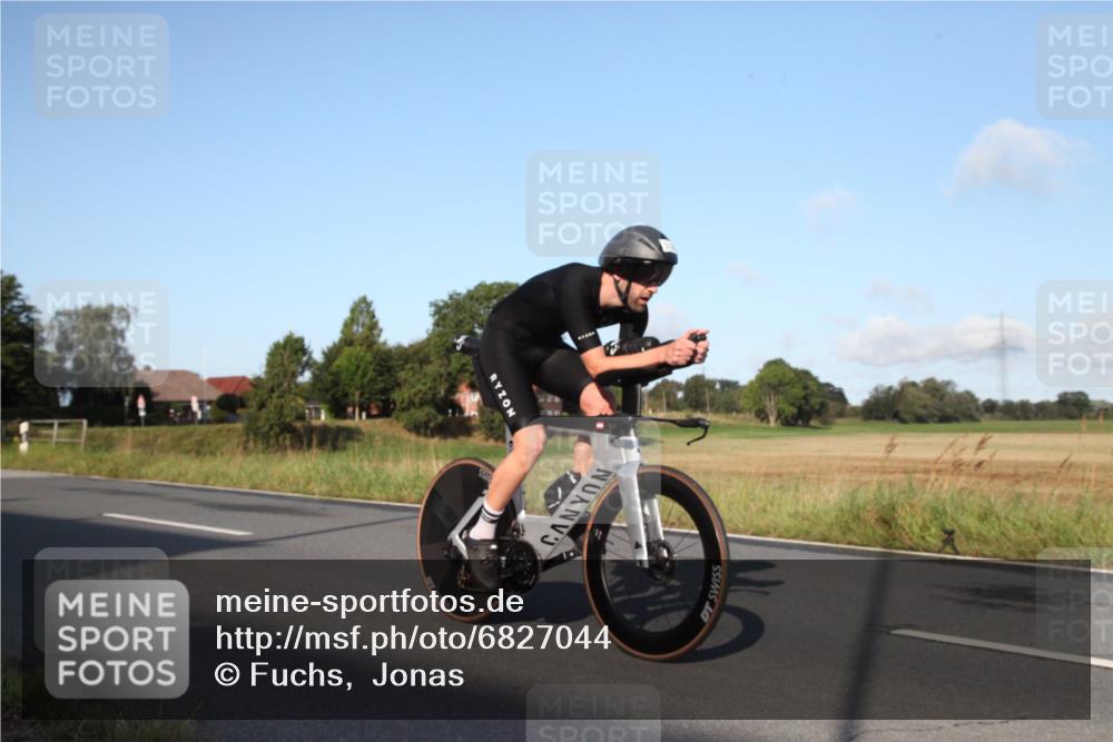 25.08.2024 - Elbe Triathlon Hamburg Fuchs,  Jonas http://msf.ph/oto/6827044 25.08.2024 09:07:36 Radfahren 316, 99, 37 meine-sportfotos.de