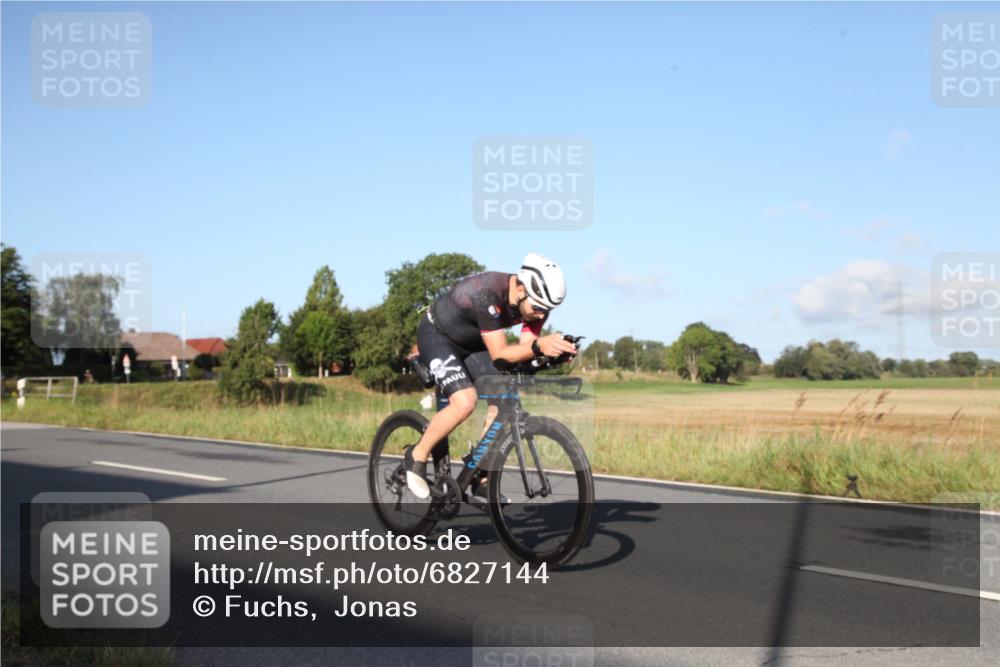 25.08.2024 - Elbe Triathlon Hamburg Fuchs,  Jonas http://msf.ph/oto/6827144 25.08.2024 09:08:45 Radfahren 75, 117, 91, 211, 205, 266, 179 meine-sportfotos.de