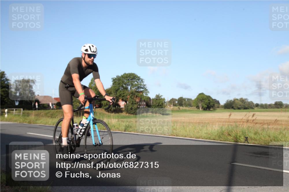 25.08.2024 - Elbe Triathlon Hamburg Fuchs,  Jonas http://msf.ph/oto/6827315 25.08.2024 09:10:40 Radfahren 94, 222, 309, 122, 74 meine-sportfotos.de