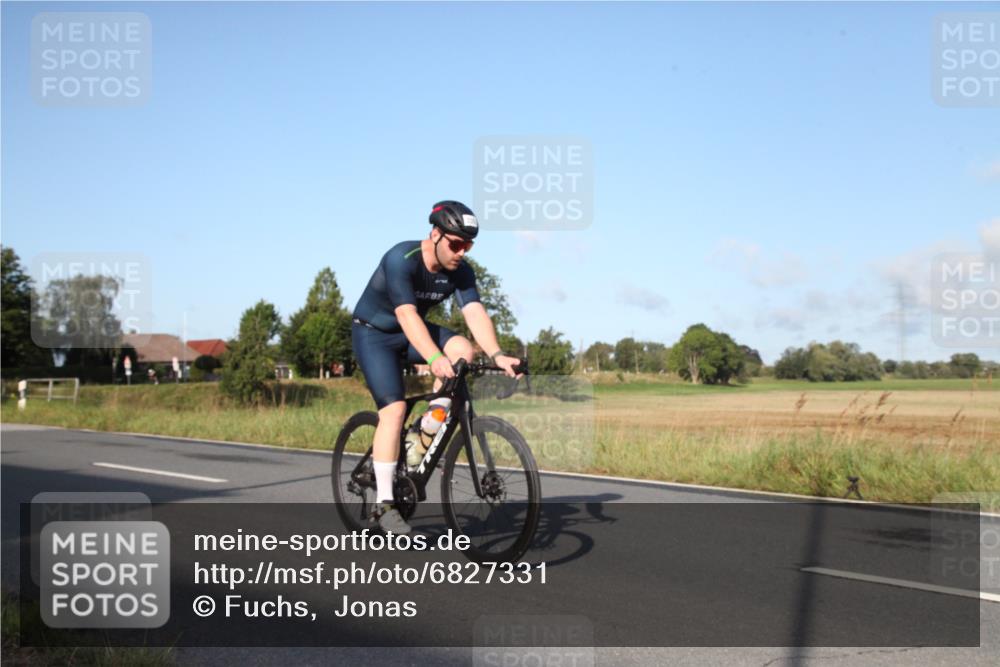 25.08.2024 - Elbe Triathlon Hamburg Fuchs,  Jonas http://msf.ph/oto/6827331 25.08.2024 09:10:49 Radfahren 122, 74, 230, 77 meine-sportfotos.de