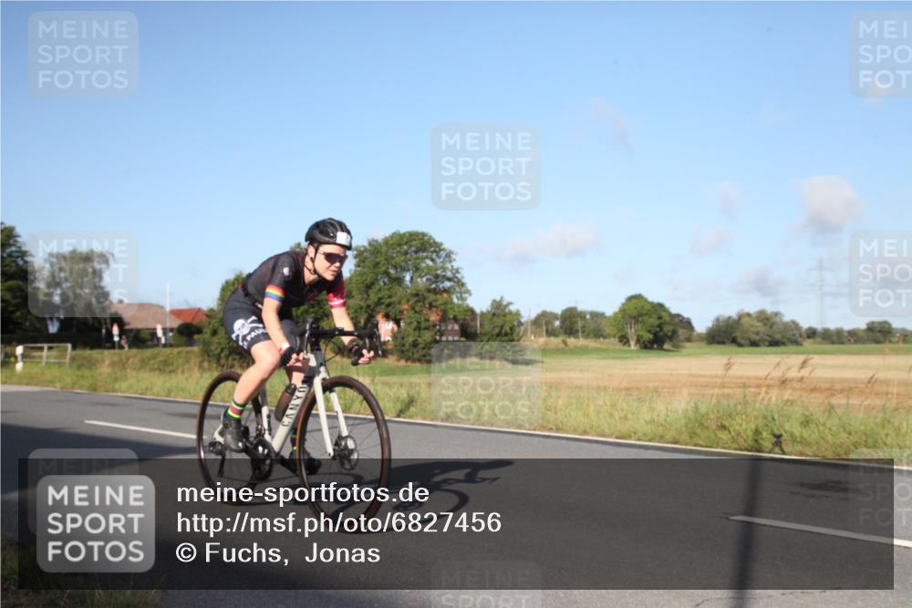 25.08.2024 - Elbe Triathlon Hamburg Fuchs,  Jonas http://msf.ph/oto/6827456 25.08.2024 09:12:29 Radfahren 152, 215, 150, 165, 233, 54 meine-sportfotos.de