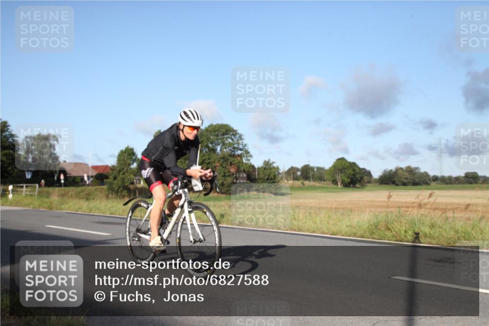 25.08.2024 - Elbe Triathlon Hamburg Fuchs,  Jonas http://msf.ph/oto/6827588 25.08.2024 09:15:00 Radfahren 63, 125, 170, 85 meine-sportfotos.de