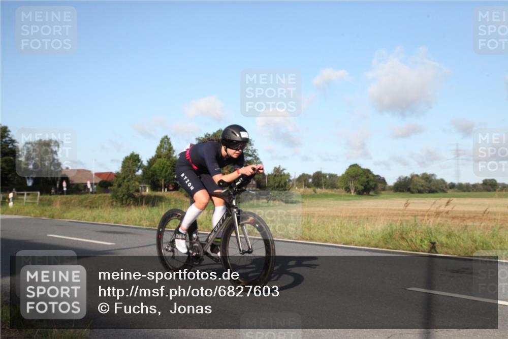 25.08.2024 - Elbe Triathlon Hamburg Fuchs,  Jonas http://msf.ph/oto/6827603 25.08.2024 09:15:22 Radfahren 442, 111, 146 meine-sportfotos.de