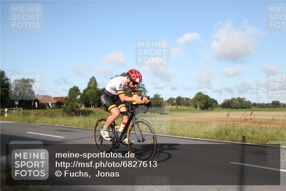 25.08.2024 - Elbe Triathlon Hamburg Fuchs,  Jonas http://msf.ph/oto/6827613 25.08.2024 09:15:37 Radfahren 302, 70, 88, 126 meine-sportfotos.de