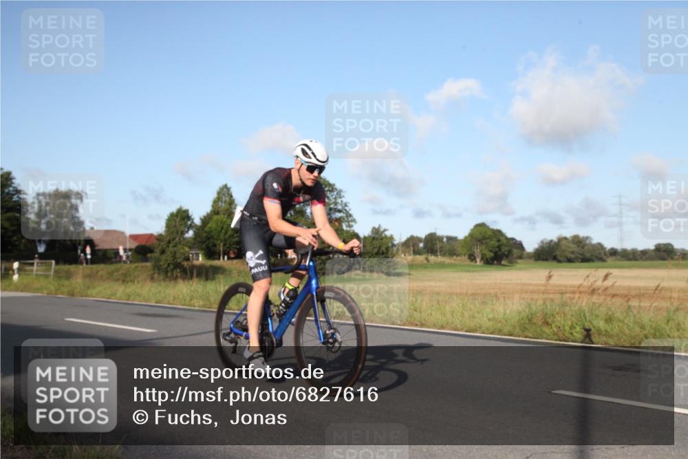 25.08.2024 - Elbe Triathlon Hamburg Fuchs,  Jonas http://msf.ph/oto/6827616 25.08.2024 09:15:39 Radfahren 70, 88, 126 meine-sportfotos.de