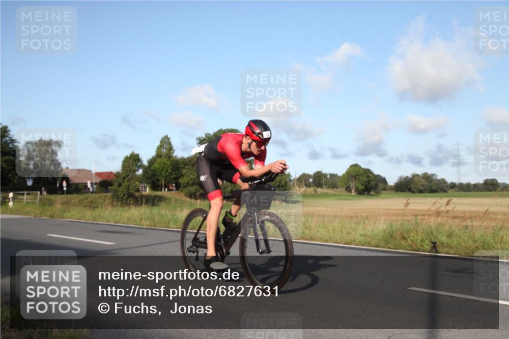 25.08.2024 - Elbe Triathlon Hamburg Fuchs,  Jonas http://msf.ph/oto/6827631 25.08.2024 09:15:55 Radfahren 44, 223, 231, 82, 68 meine-sportfotos.de