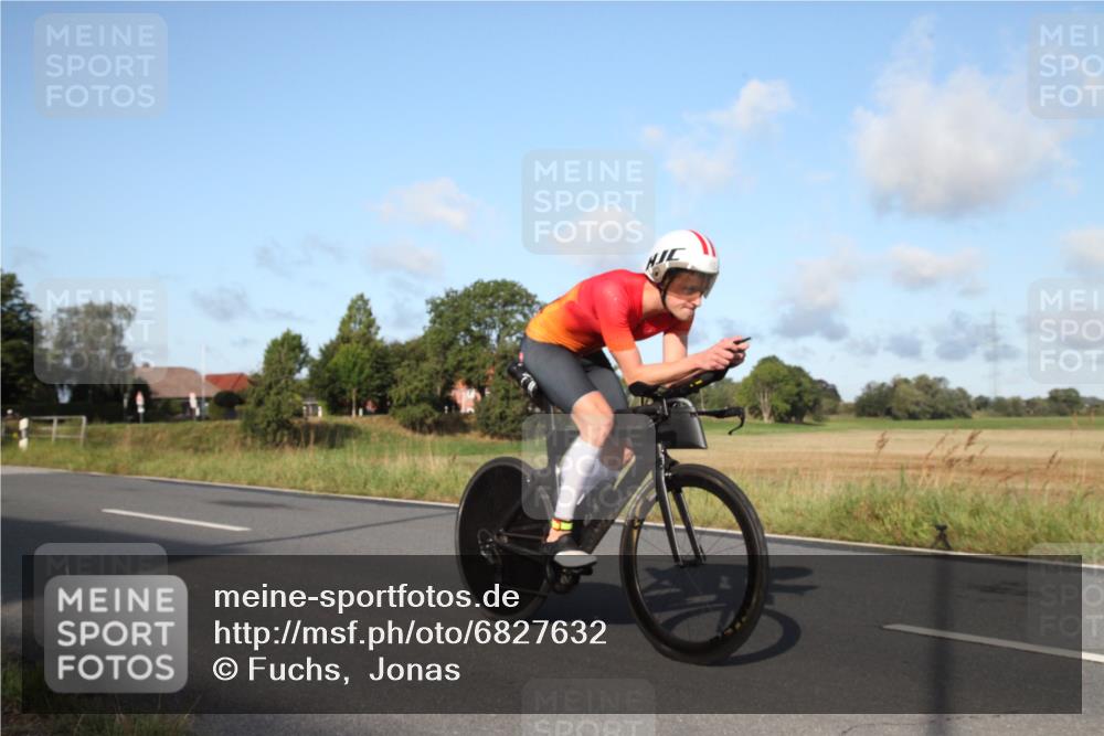 25.08.2024 - Elbe Triathlon Hamburg Fuchs,  Jonas http://msf.ph/oto/6827632 25.08.2024 09:16:02 Radfahren 68, 133, 144, 249 meine-sportfotos.de