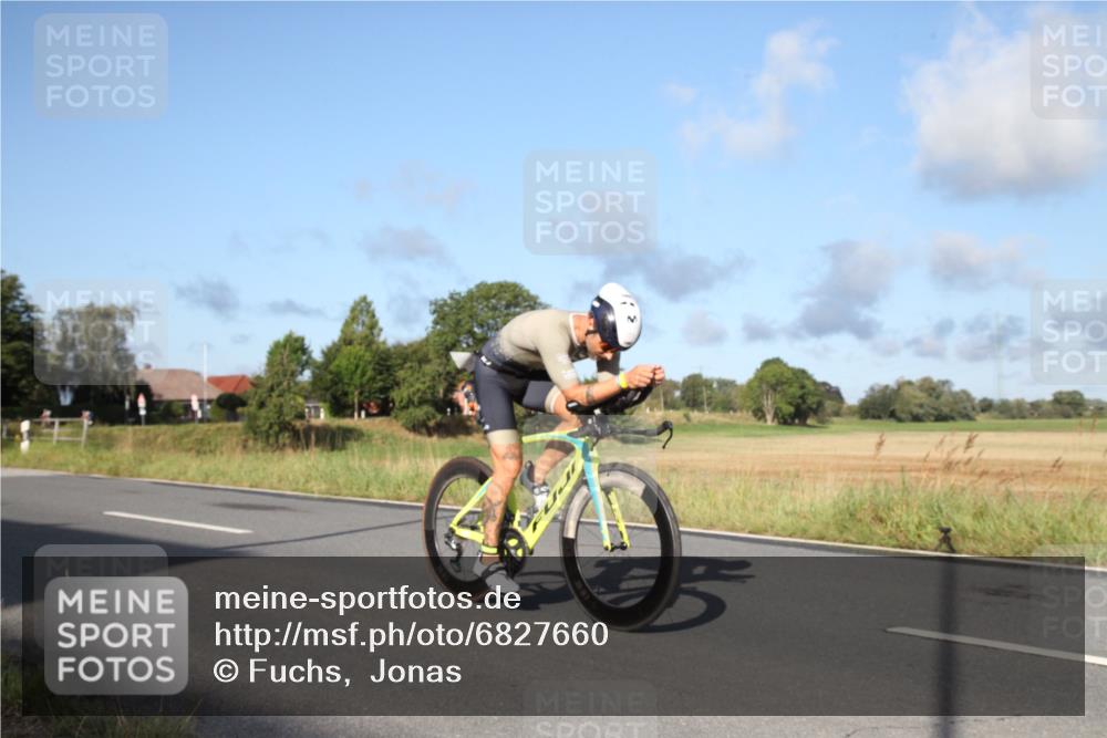 25.08.2024 - Elbe Triathlon Hamburg Fuchs,  Jonas http://msf.ph/oto/6827660 25.08.2024 09:16:26 Radfahren 181, 67, 330, 101, 72, 127 meine-sportfotos.de