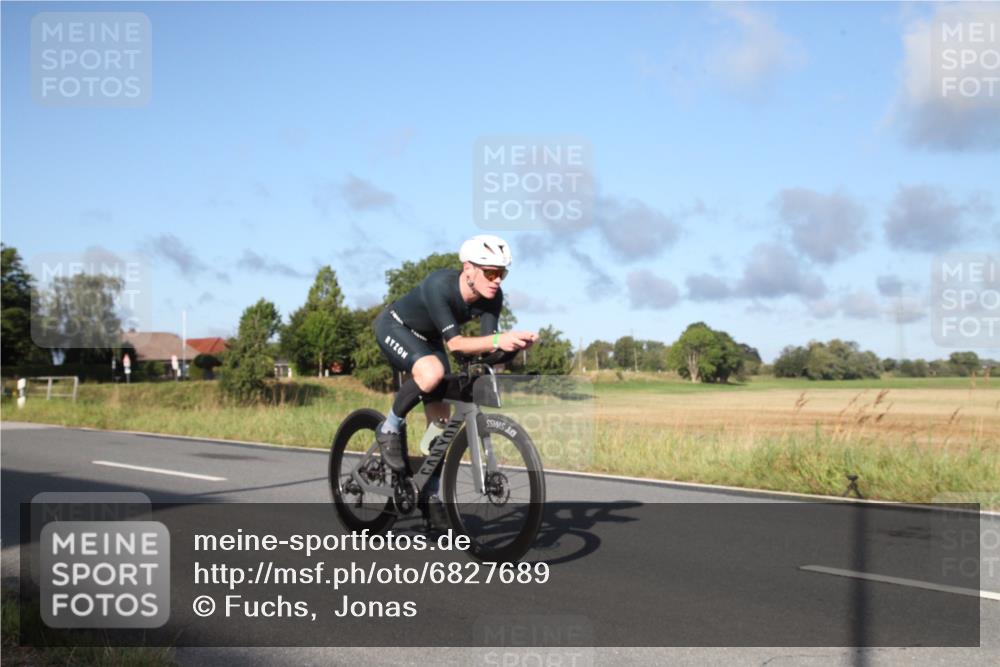 25.08.2024 - Elbe Triathlon Hamburg Fuchs,  Jonas http://msf.ph/oto/6827689 25.08.2024 09:16:59 Radfahren 106, 108, 277, 59 meine-sportfotos.de