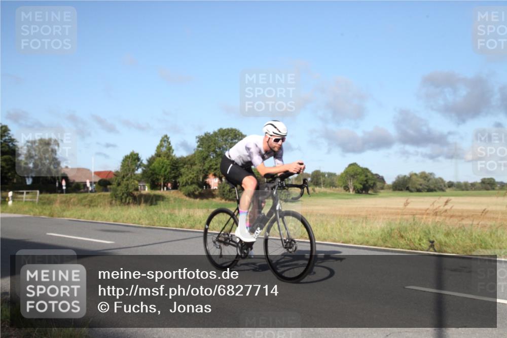 25.08.2024 - Elbe Triathlon Hamburg Fuchs,  Jonas http://msf.ph/oto/6827714 25.08.2024 09:17:46 Radfahren 1851, 289, 323, 265 meine-sportfotos.de